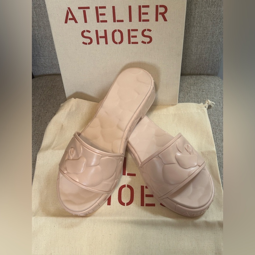 🎉HP🎉Valentino Garavani Atelier PRISTINE Rose Slide Sandal - Picture 8 of 14